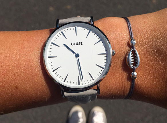 Muschel Armband Silber - Graues Textilband mit Uhr
